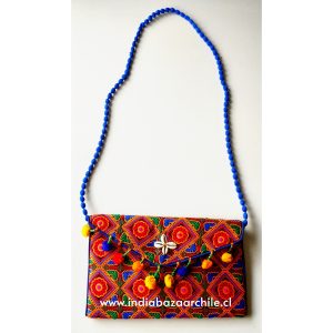 CARTERA BORDADA SOBRE HIPPIE 05