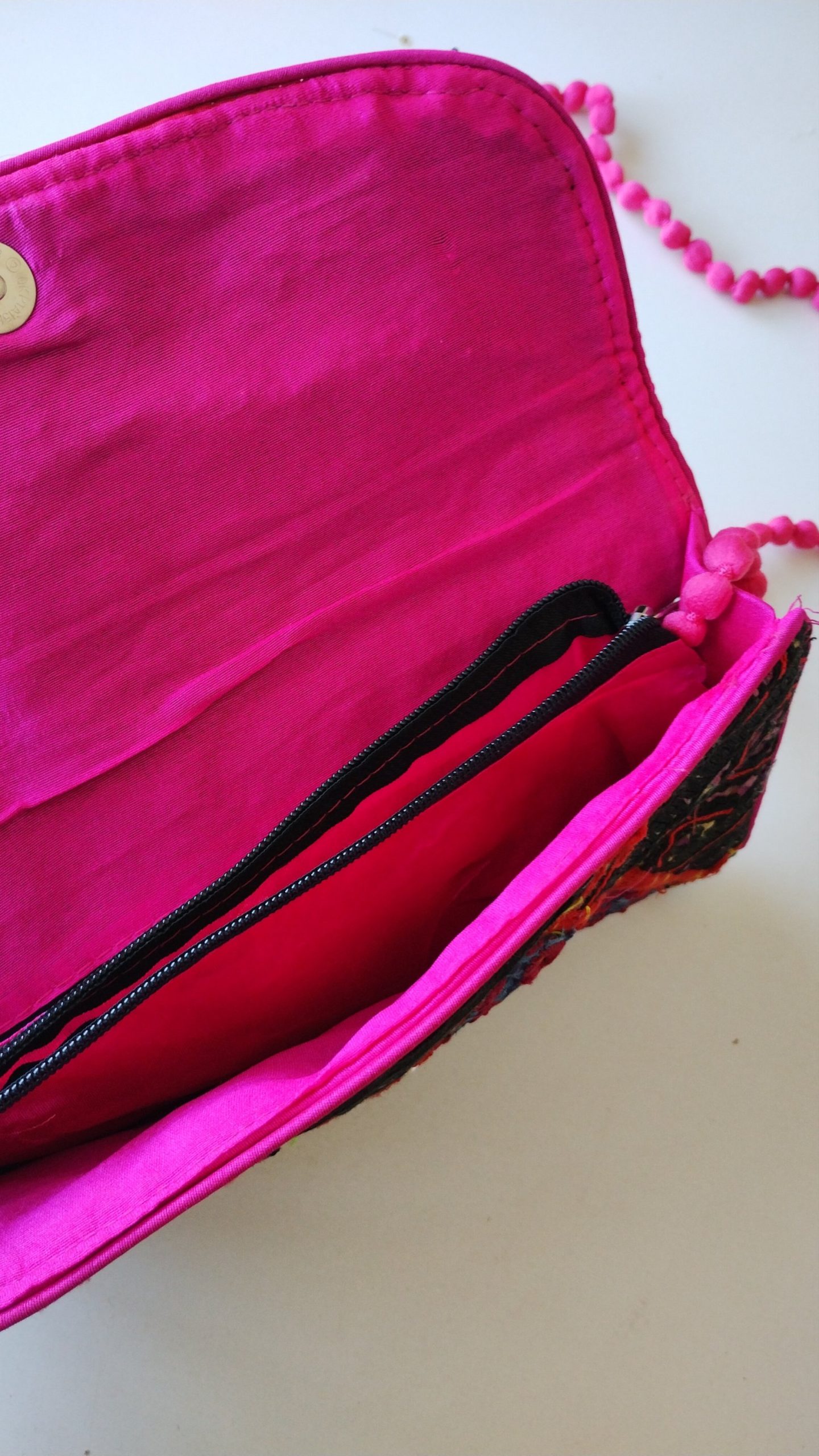 SOBRE VINTAGE FUCSIA CON MONEDAS - Imagen 3