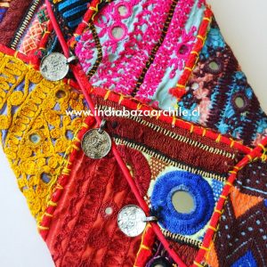 SOBRE VINTAGE ROJO CON MONEDAS