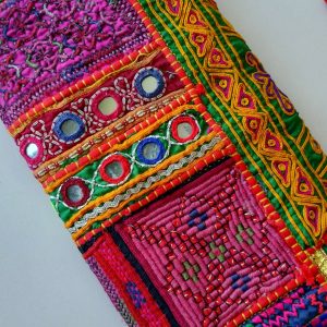 CARTERA BORDADA PUNTO CRUZ 1