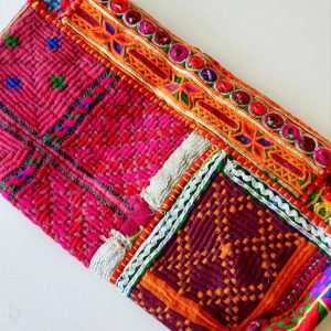 CARTERA BORDADA PUNTO CRUZ 4