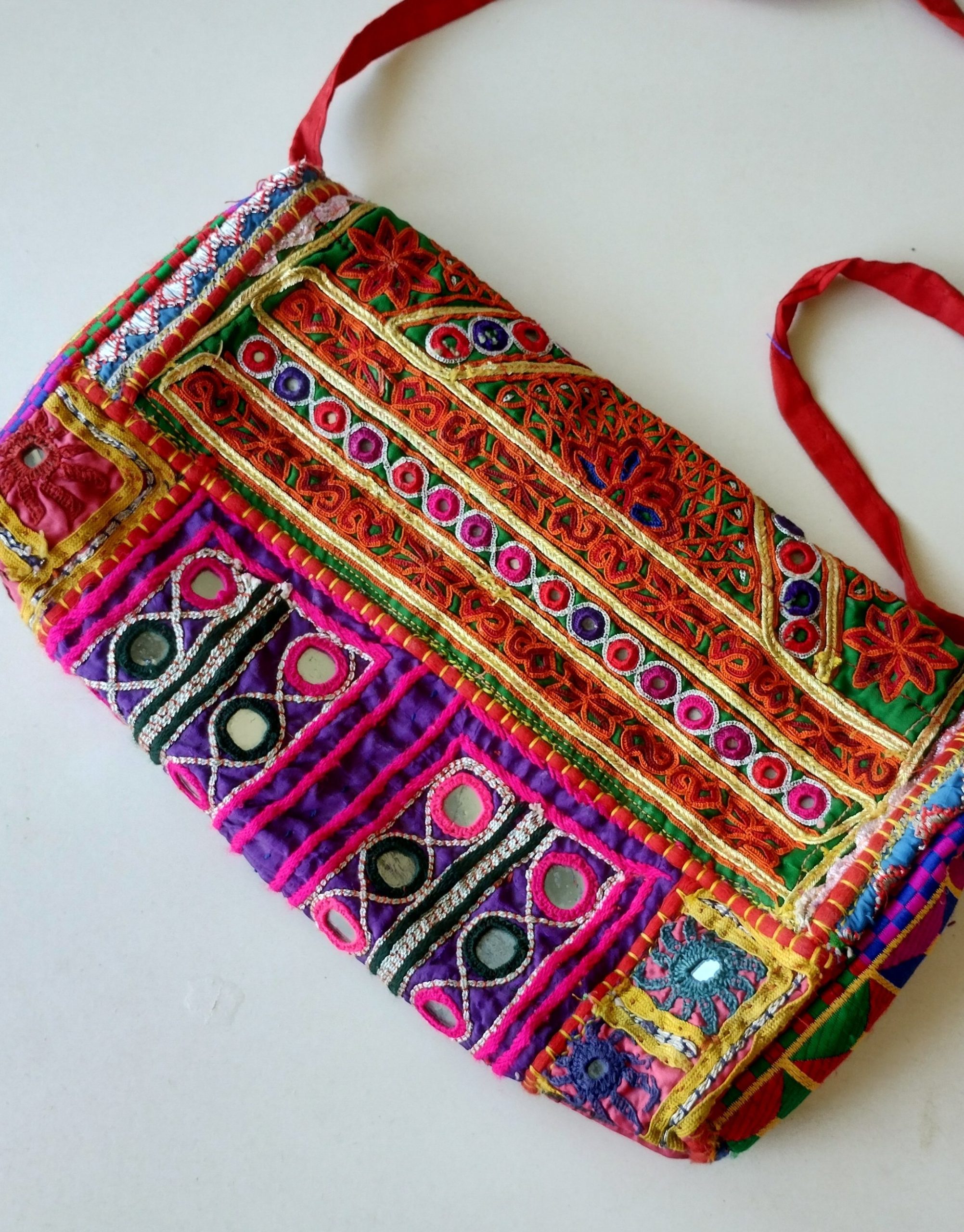 CARTERA BORDADA PUNTO CRUZ 7 - Imagen 2