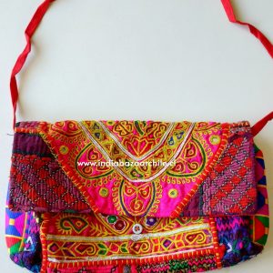 CARTERA BORDADA PUNTO CRUZ 3