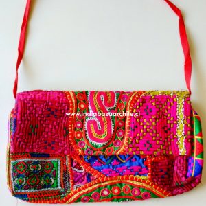CARTERA BORDADA PUNTO CRUZ 5