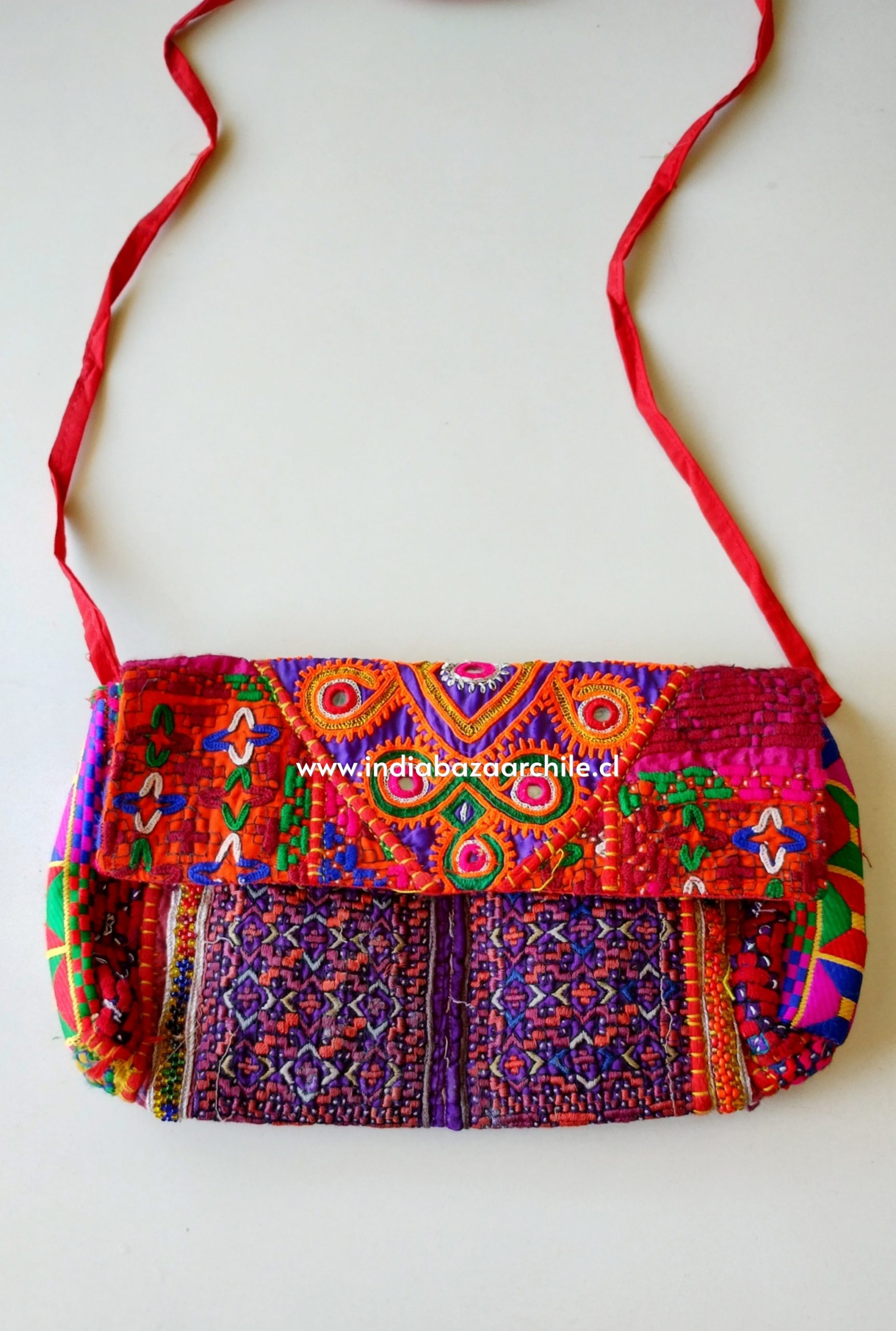 CARTERA BORDADA PUNTO CRUZ 6