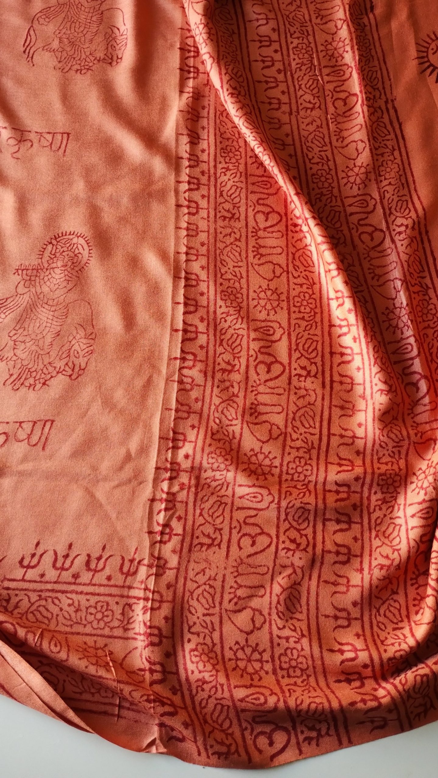 PAÑUELO DEVOCIONAL KRISHNA TERRACOTA XL - Imagen 2