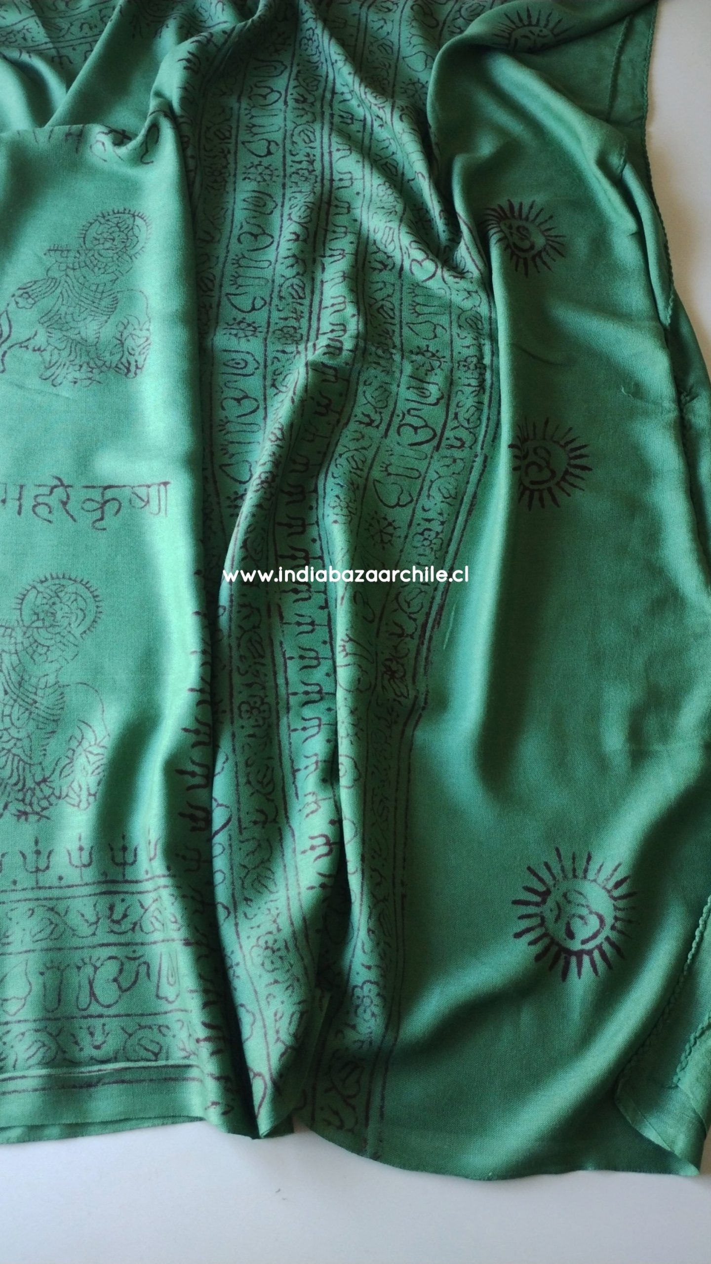 PAÑUELO DEVOCIONAL KRISHNA VERDE XL - Imagen 2